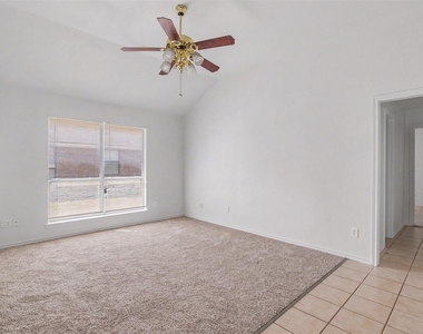 210 Joshua Boulevard - Photo Thumbnail 5
