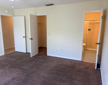 1303 Hempstead Street - Photo Thumbnail 10
