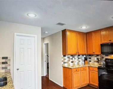 4500 Mountain Oak Street - Photo Thumbnail 1
