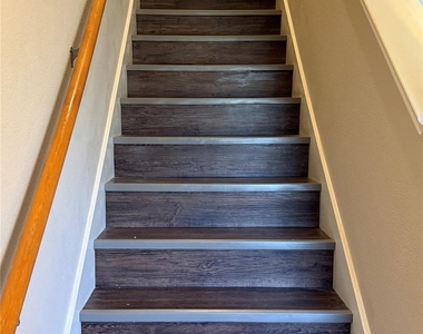 4500 Mountain Oak Street - Photo Thumbnail 3