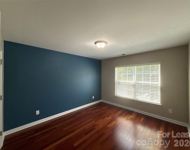 2413 Merryvale Way - Photo Thumbnail 18