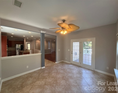 2413 Merryvale Way - Photo Thumbnail 10