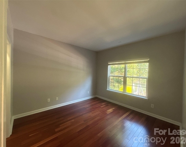 2413 Merryvale Way - Photo Thumbnail 11