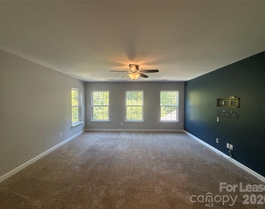 2413 Merryvale Way - Photo Thumbnail 22