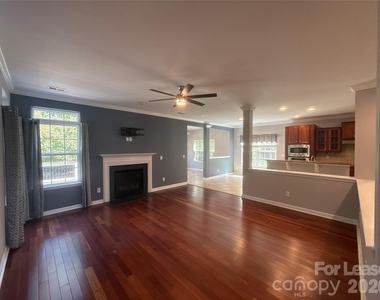 2413 Merryvale Way - Photo Thumbnail 4