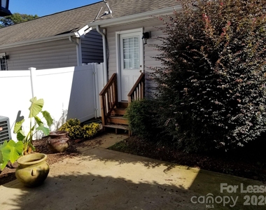 20528 Harbor View Drive - Photo Thumbnail 14