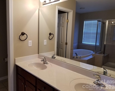 20528 Harbor View Drive - Photo Thumbnail 12