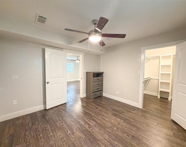 5928 Fletcher Avenue - Photo Thumbnail 13