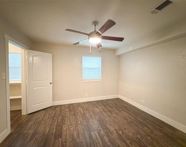 5928 Fletcher Avenue - Photo Thumbnail 12