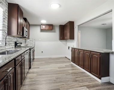 705 Vine Street - Photo Thumbnail 5