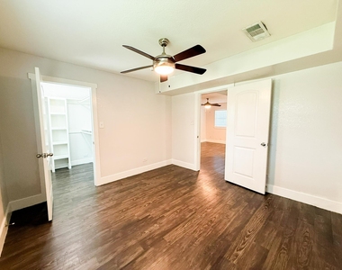 5928 Fletcher Avenue - Photo Thumbnail 11