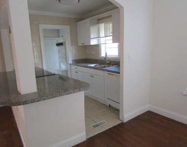 4565 N Ocean Drive - Photo Thumbnail 5