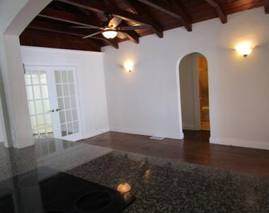4565 N Ocean Drive - Photo Thumbnail 3