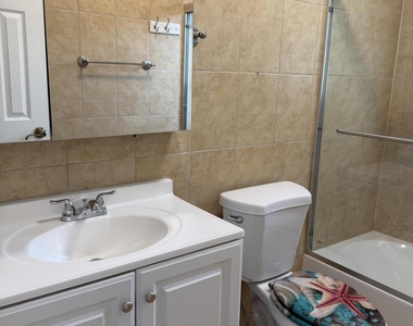 4565 N Ocean Drive - Photo Thumbnail 9