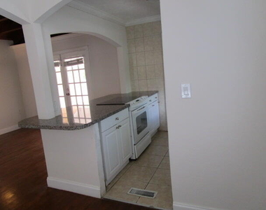 4565 N Ocean Drive - Photo Thumbnail 6