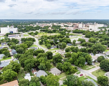 604 S Maxey Street - Photo Thumbnail 18