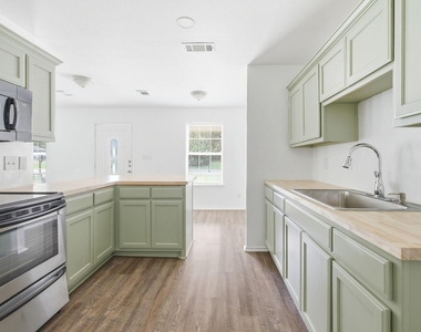 604 S Maxey Street - Photo Thumbnail 7