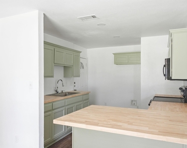 604 S Maxey Street - Photo Thumbnail 16