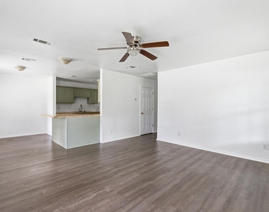 604 S Maxey Street - Photo Thumbnail 9