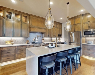 1631 Sunset Avenue - Photo Thumbnail 12