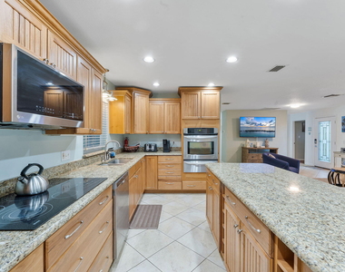 1577 Thumb Point Drive - Photo Thumbnail 12
