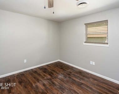 912 N Judge Ely Street - Photo Thumbnail 10