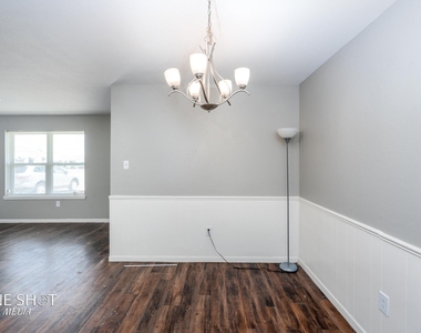 912 N Judge Ely Street - Photo Thumbnail 4