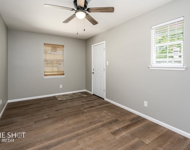 912 N Judge Ely Street - Photo Thumbnail 16