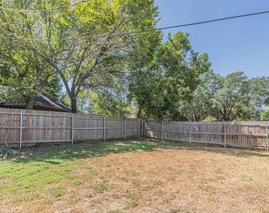 2134 Reverchon Drive - Photo Thumbnail 24