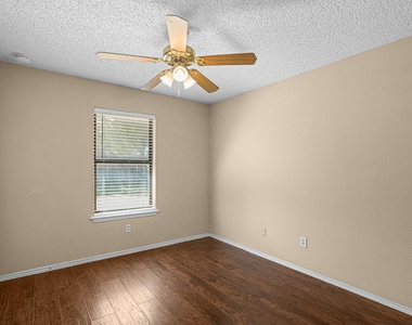 2134 Reverchon Drive - Photo Thumbnail 22