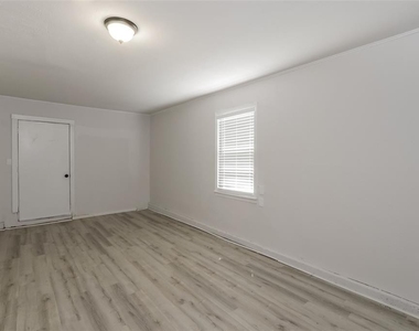 309 Buhler Drive - Photo Thumbnail 10