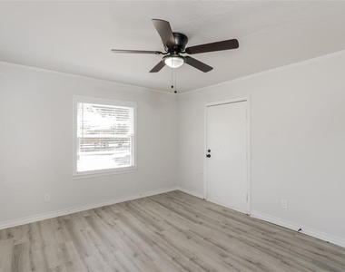 309 Buhler Drive - Photo Thumbnail 11