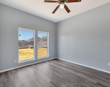3226 Eagle Lane - Photo Thumbnail 15
