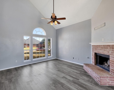 3226 Eagle Lane - Photo Thumbnail 8