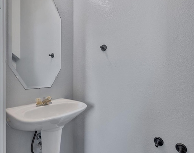 3226 Eagle Lane - Photo Thumbnail 19