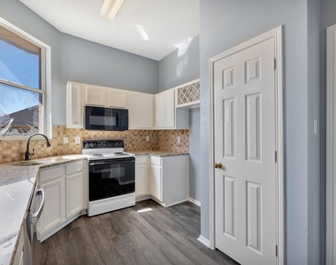 3226 Eagle Lane - Photo Thumbnail 12