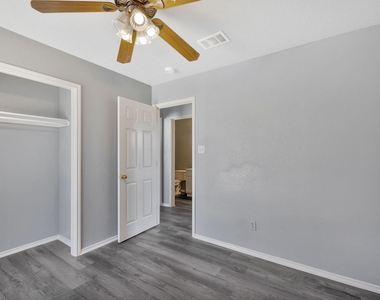 3226 Eagle Lane - Photo Thumbnail 24
