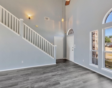 3226 Eagle Lane - Photo Thumbnail 7