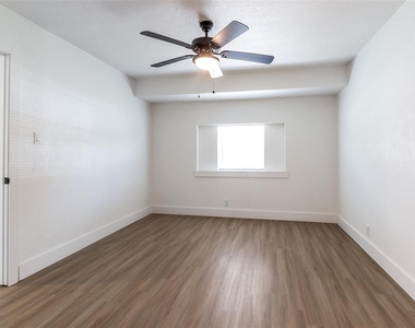 10733 Sandalwood Drive - Photo Thumbnail 2
