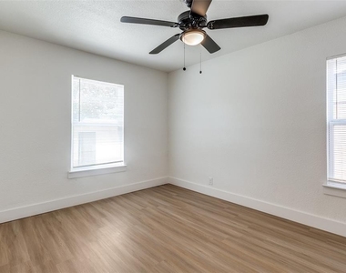 10733 Sandalwood Drive - Photo Thumbnail 5