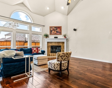 12467 Fallcreek Drive - Photo Thumbnail 5