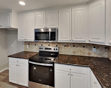 4404 Timber Run Drive - Photo Thumbnail 4