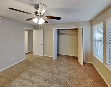 4404 Timber Run Drive - Photo Thumbnail 7