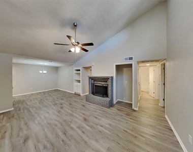 4404 Timber Run Drive - Photo Thumbnail 3
