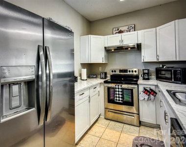 6420 Mallard View Lane - Photo Thumbnail 2