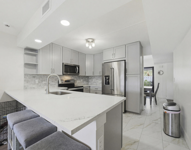 11014 Sw 15th Manor - Photo Thumbnail 5