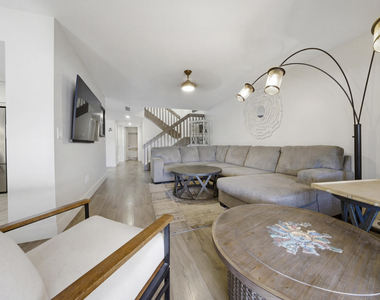 11014 Sw 15th Manor - Photo Thumbnail 2