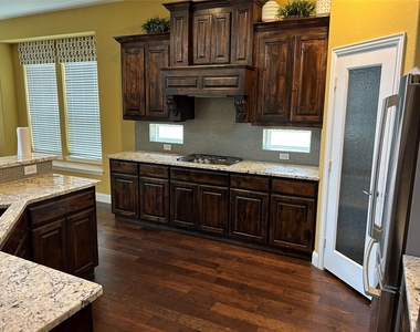 2721 Hammock Lake Drive - Photo Thumbnail 3