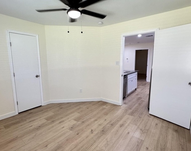 2309 Balsam Drive - Photo Thumbnail 14