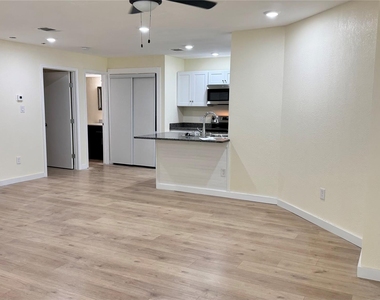 2309 Balsam Drive - Photo Thumbnail 7